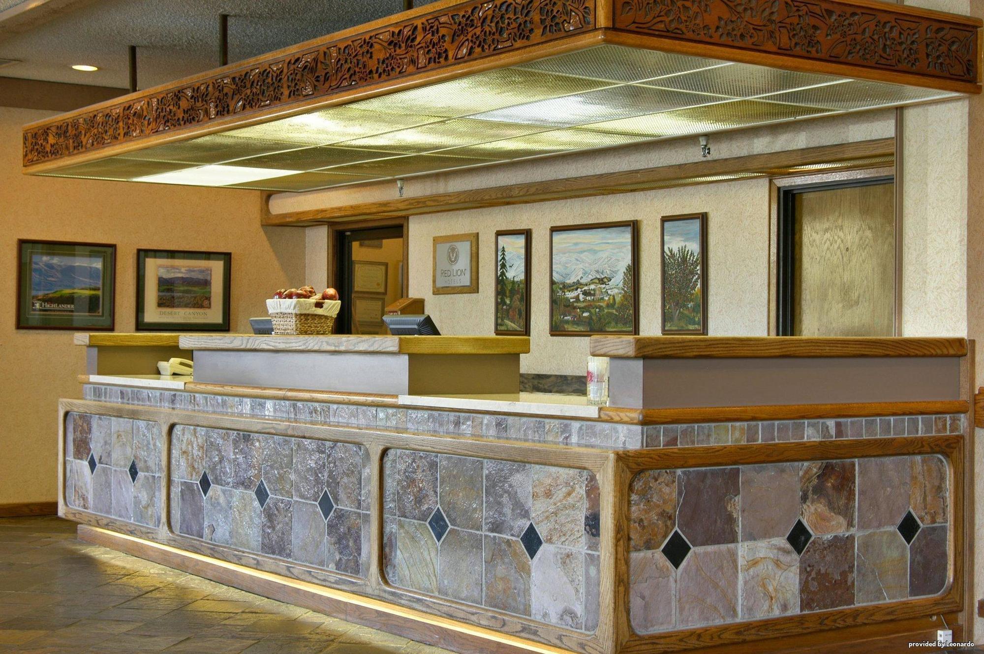 Red Lion Hotel Wenatchee City Center Интерьер фото